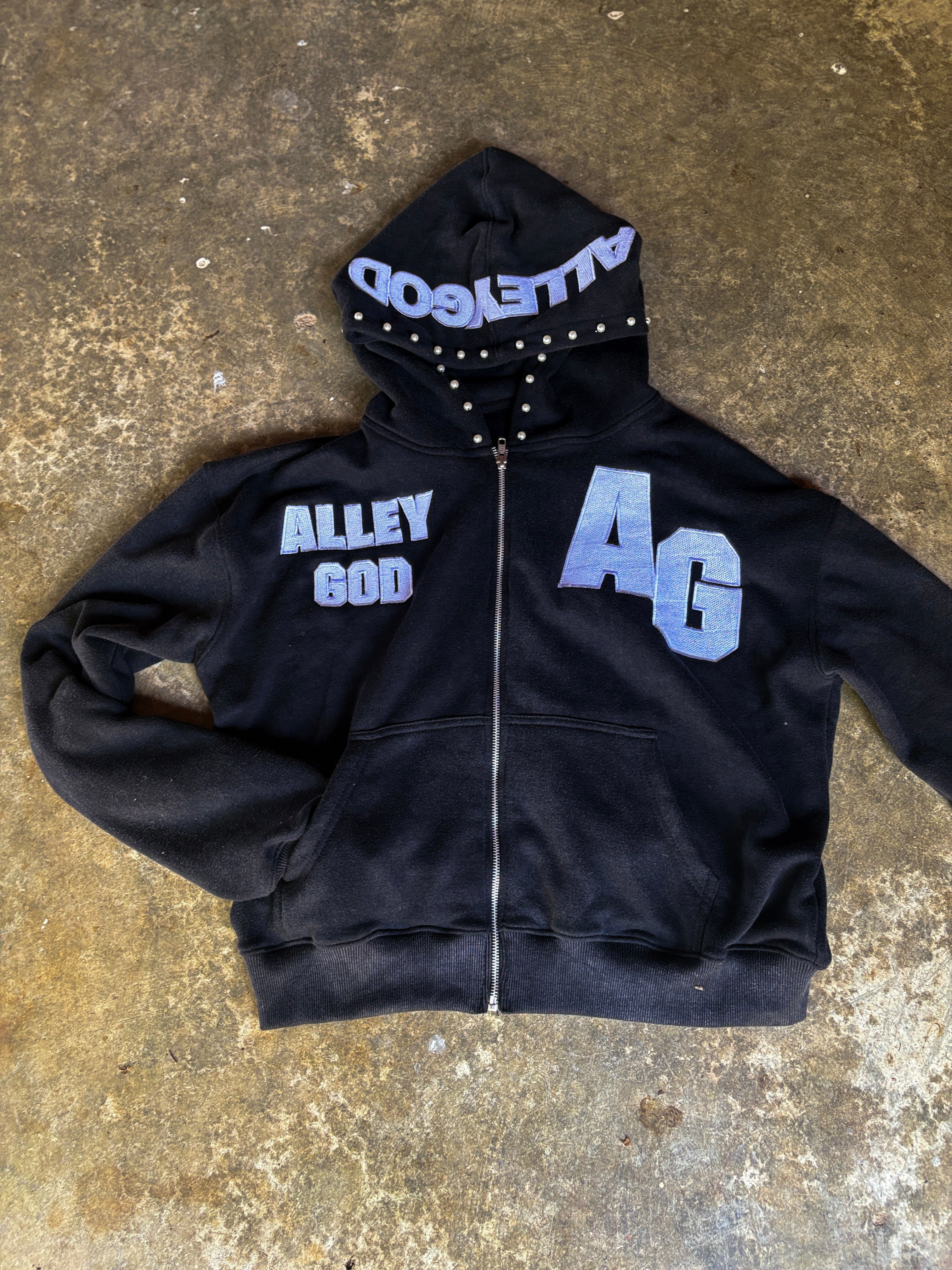 ZIP UP